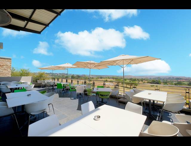2 BEDROOM APARTMENT FOR SALE IN JACKAL CREEK GOLF ESTATE
